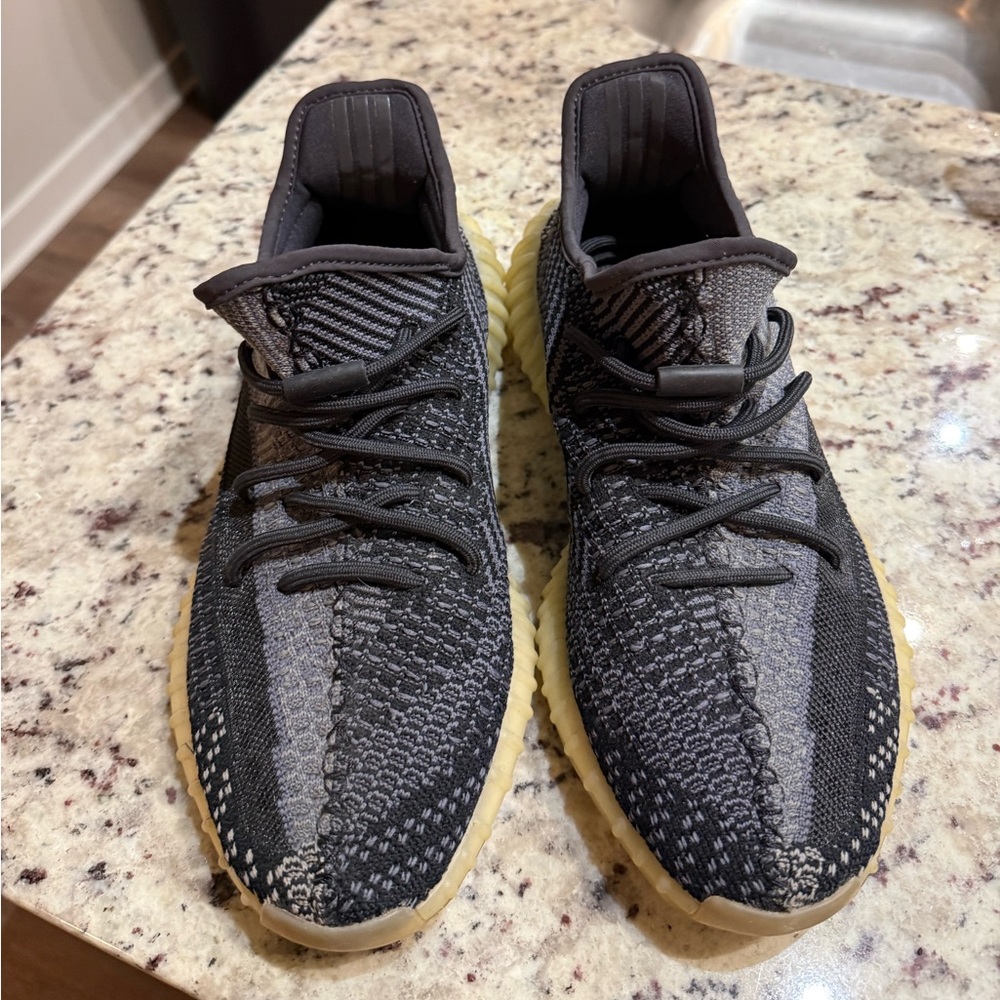 Yeezy 350 - Carbon
